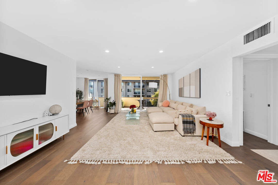 Property photo for 11970 Montana Ave, #207, Los Angeles, CA