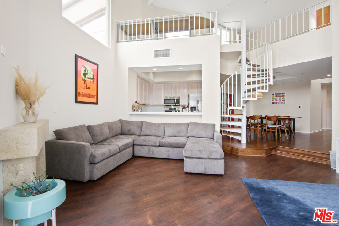 Property photo for 255 Main St, #306, Los Angeles, CA