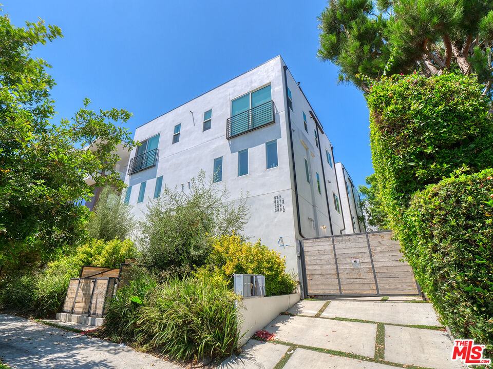Property photo for 525 N Normandie Ave, Los Angeles, CA