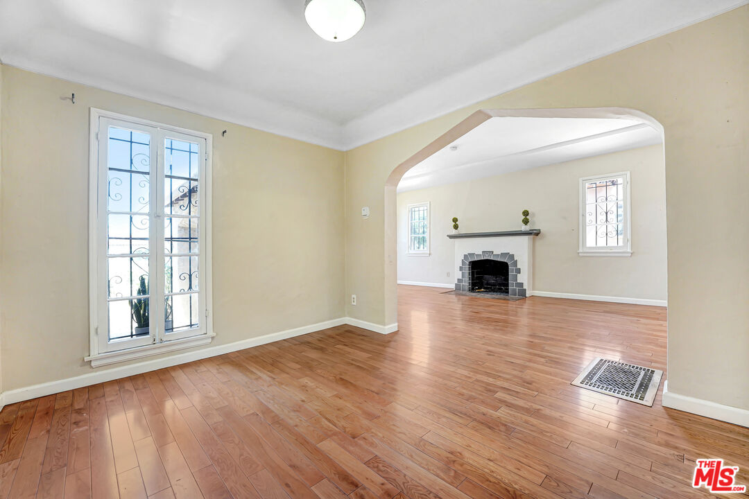 Property photo for 9136 S Harvard Blvd, Los Angeles, CA