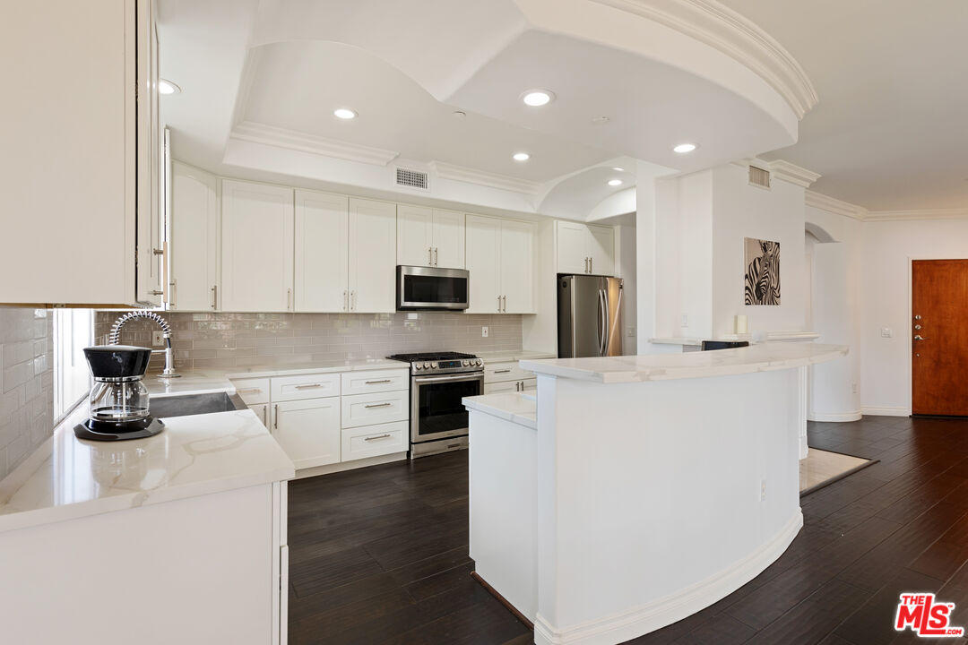 Property photo for 1862 S Bentley Ave, #202, Los Angeles, CA