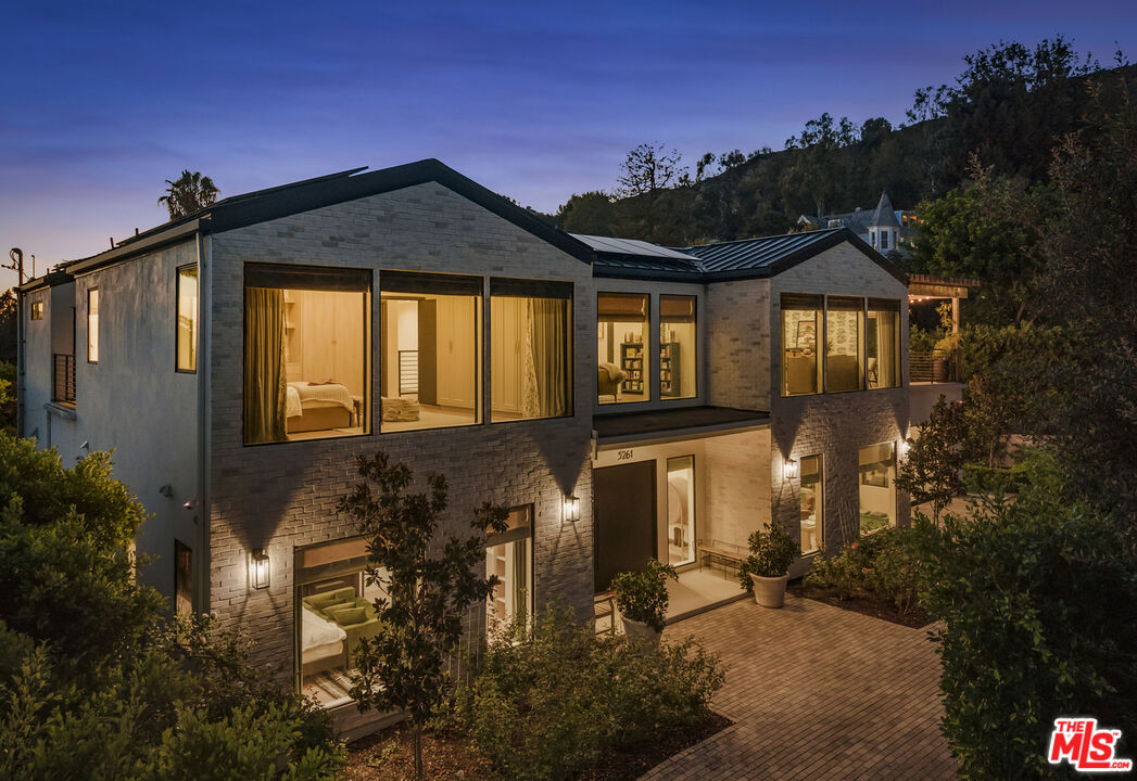 Property photo for 5261 Hermosa Ave, Los Angeles, CA