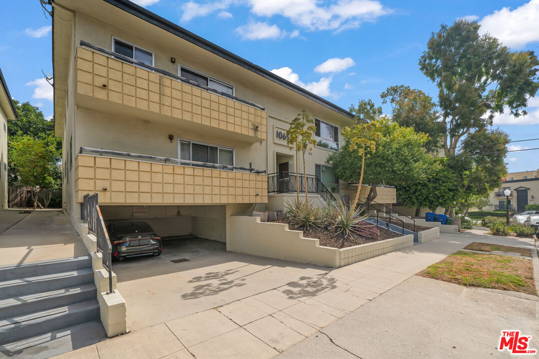 Property photo for 10653 Holman Ave, #4, Los Angeles, CA