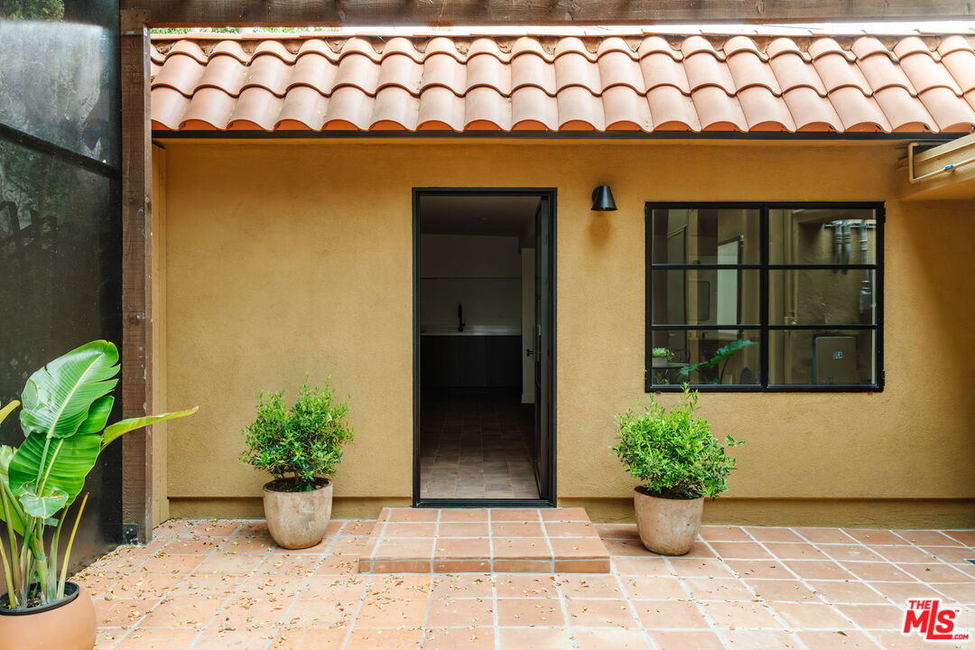 Property photo for 430 1/2 N Harper Ave, Los Angeles, CA