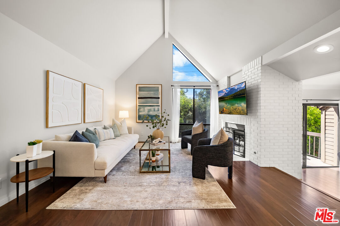 Property photo for 835 S Lucerne Blvd, #310, Los Angeles, CA