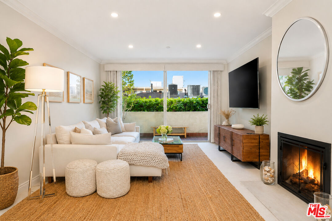 Property photo for 125 Montana Ave, #204, Santa Monica, CA