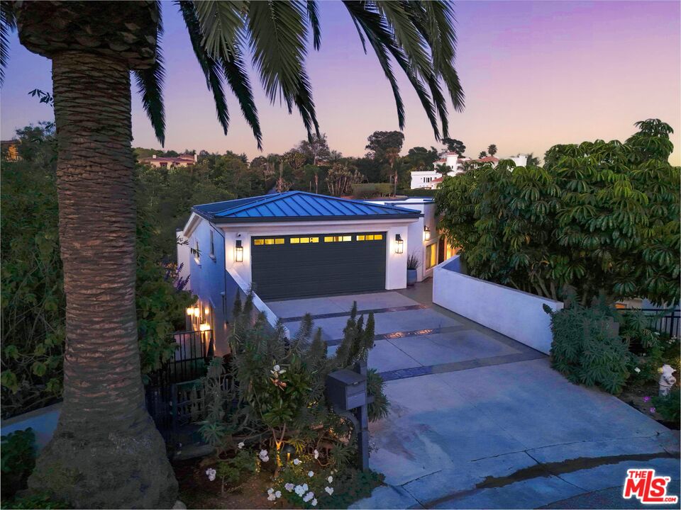 Property photo for 28935 W Beach Ln, Malibu, CA