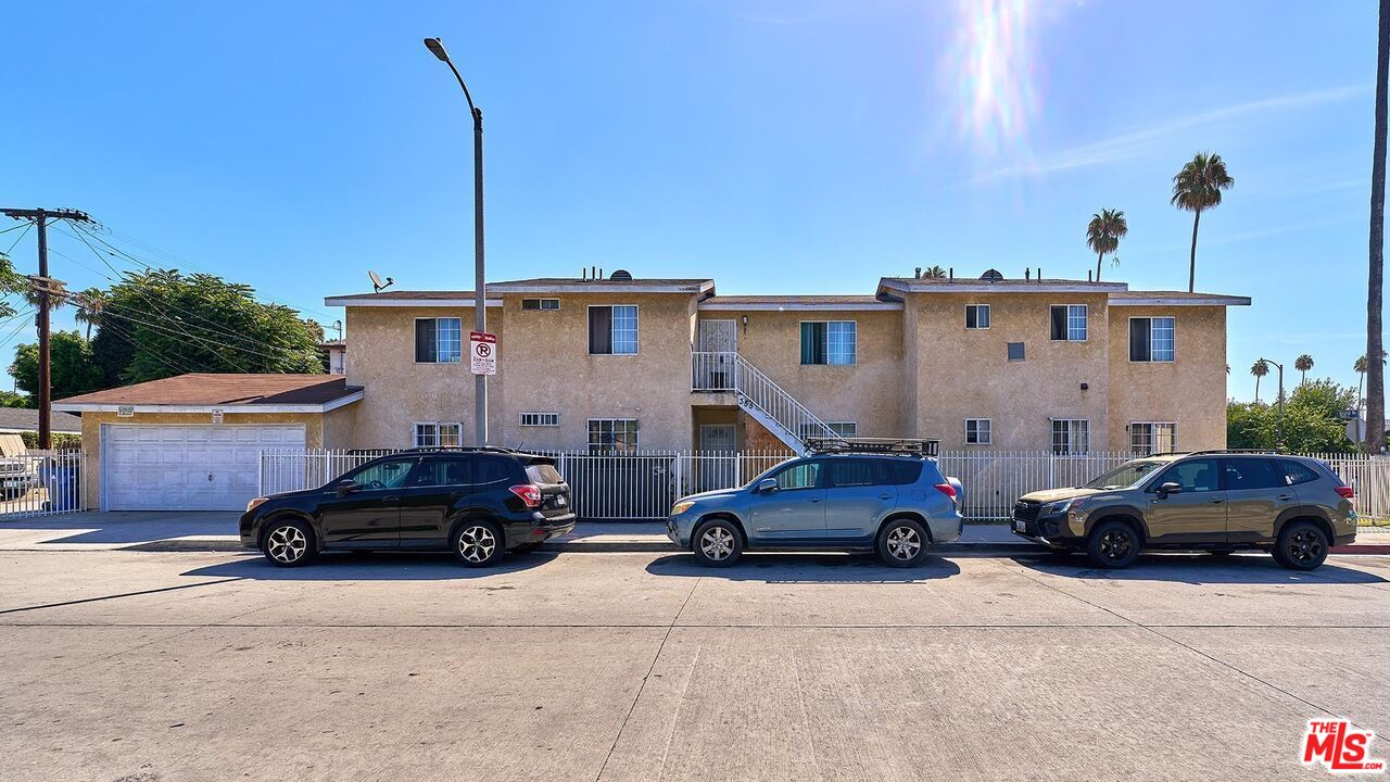 Property photo for 353 W 77th St, Los Angeles, CA