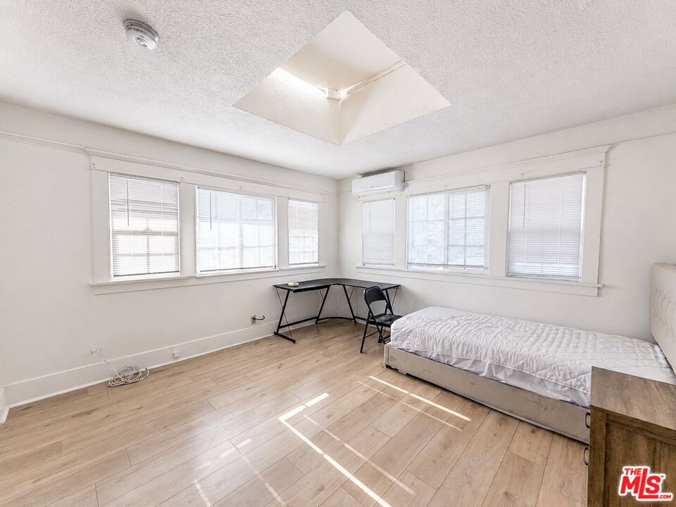 Property photo for 1188 W 37th Dr, Los Angeles, CA