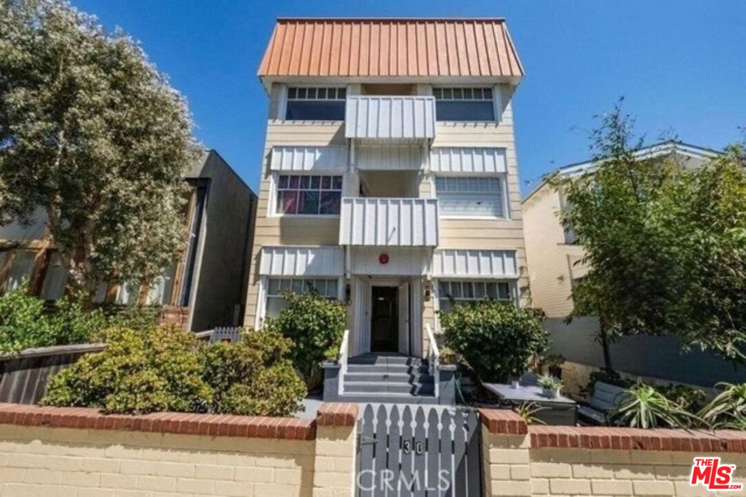 Property photo for 30 Dudley Ave, #11, Venice, CA