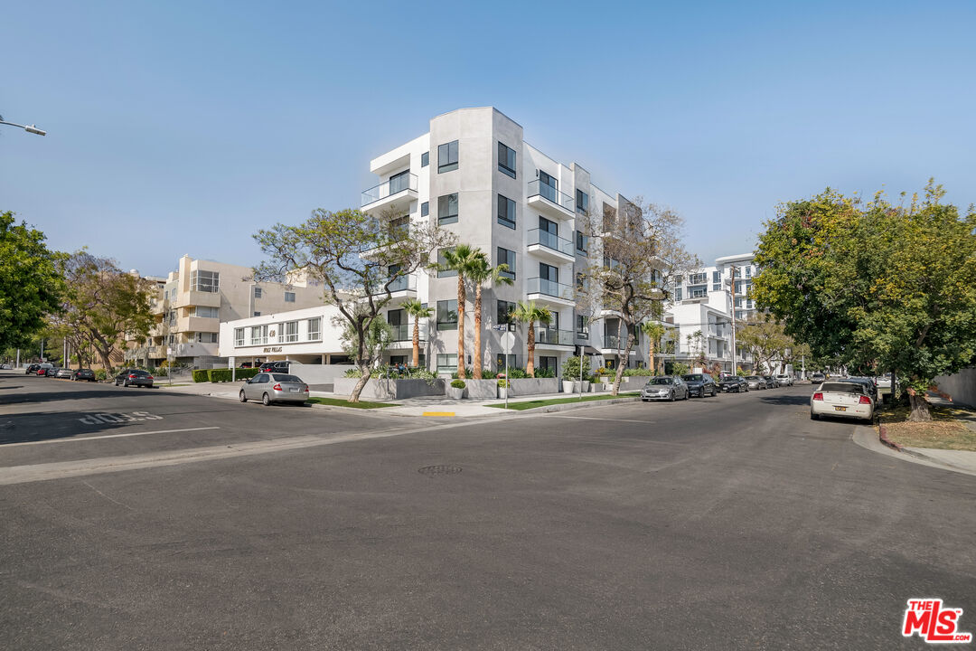 Property photo for 8555 Colgate Ave, #402, Los Angeles, CA