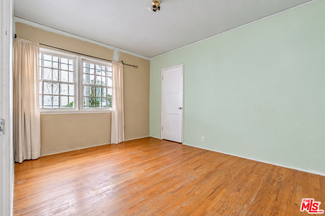 1036 S Genesee Ave, Los Angeles, CA 90019 1036 S Genesee Ave, Los Angeles, CA 90019