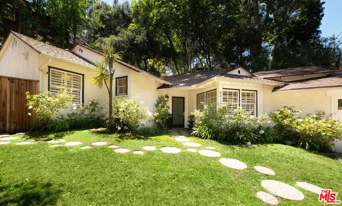 Property photo for 8418 Lookout Mountain Ave, Los Angeles, CA