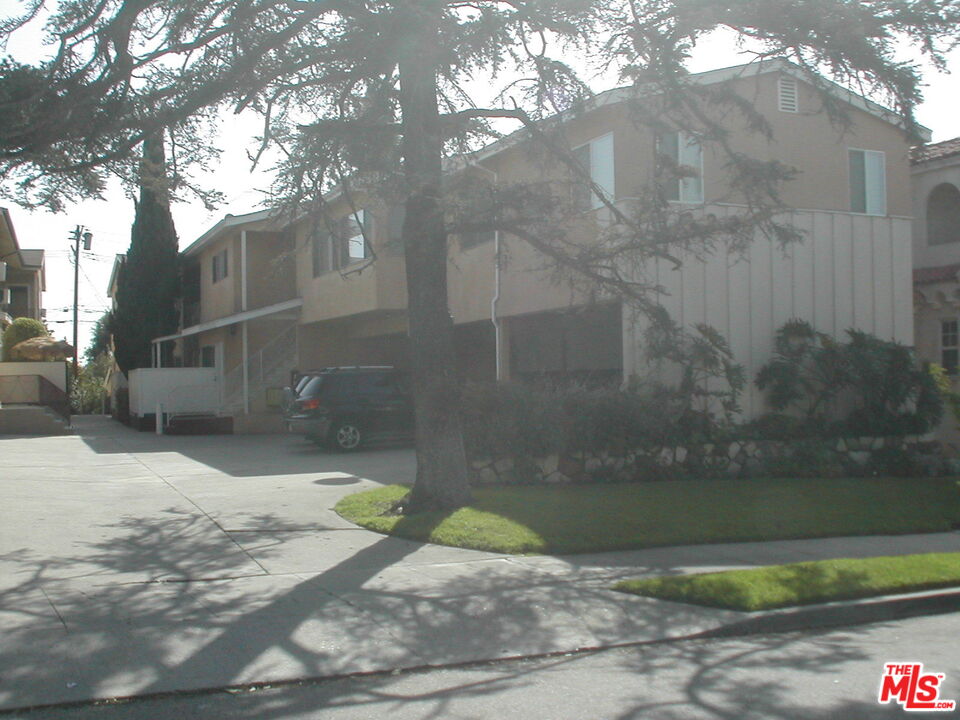 Property photo for 1326 S Ridgeley Dr, #6, Los Angeles, CA