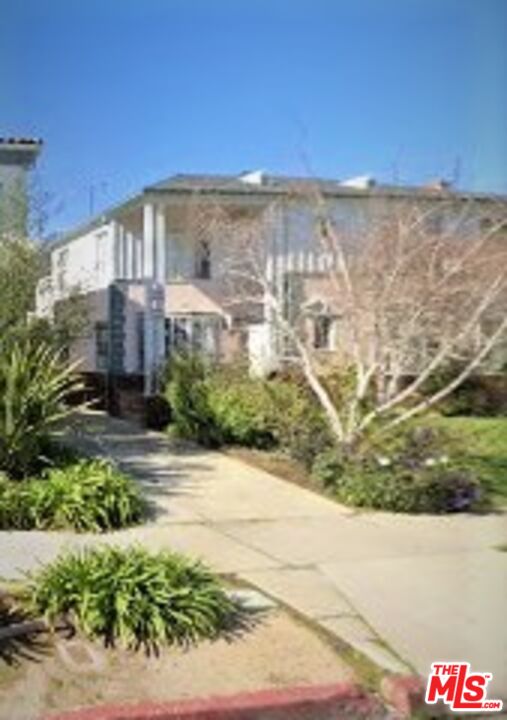 Property photo for 1089 S Ogden Dr, #1089-1/2, Los Angeles, CA