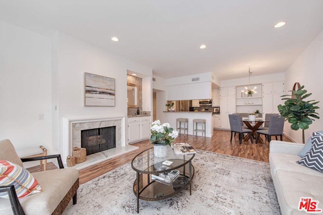 Property photo for 5139 Balboa Blvd, #203, Los Angeles, CA