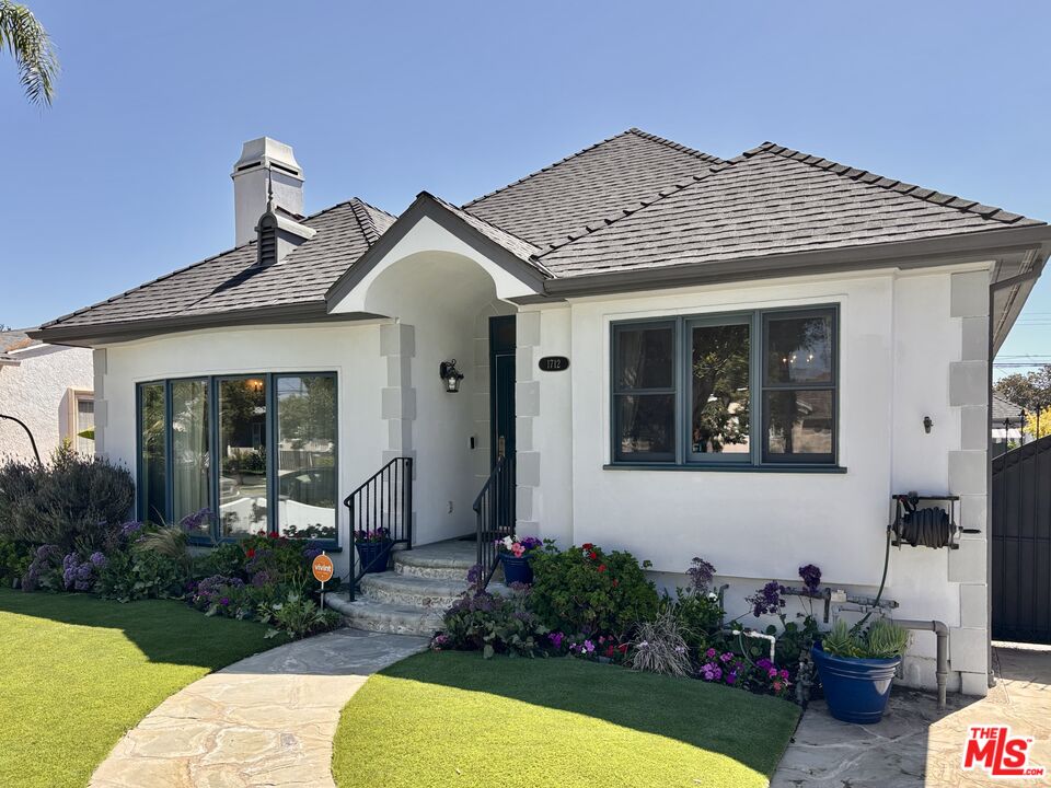 Property photo for 1712 S Wooster St, Los Angeles, CA