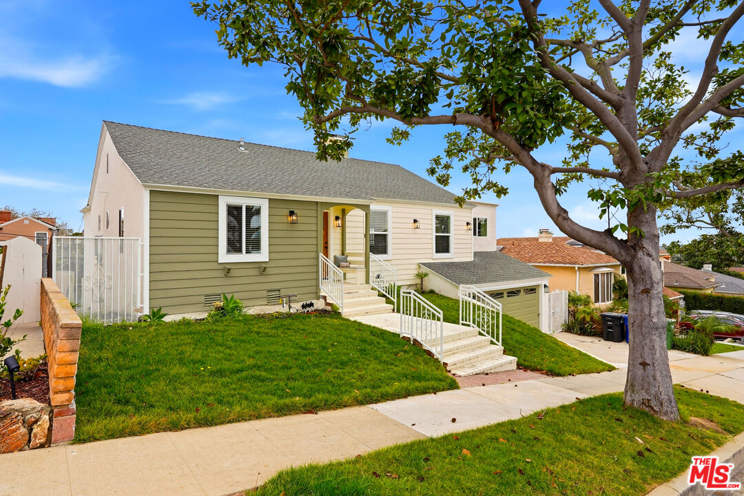 Property photo for 5452 Harcross Dr, Los Angeles, CA