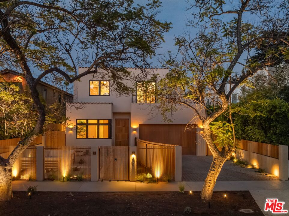 Property photo for 420 N Kings Rd, Los Angeles, CA