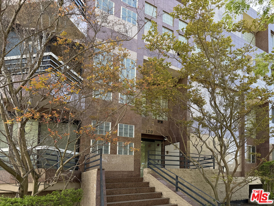 Property photo for 120 S Crescent Dr, #102, Beverly Hills, CA