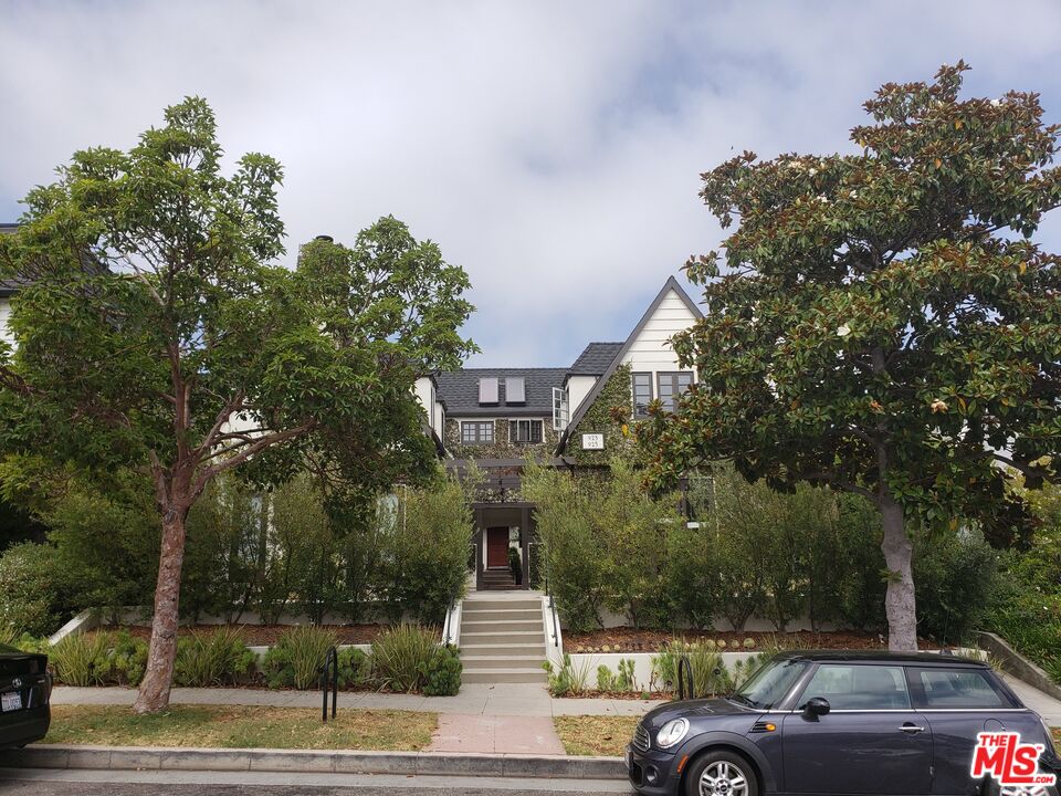 Property photo for 921 16th St, #C, Santa Monica, CA