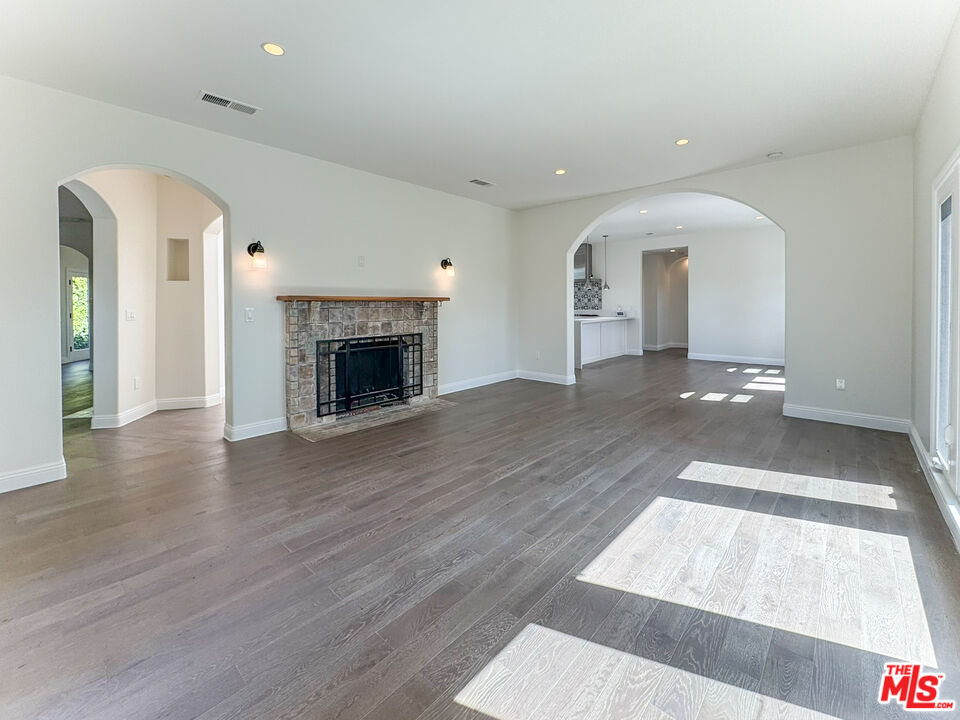 Property photo for 1043 S Plymouth Blvd, Los Angeles, CA