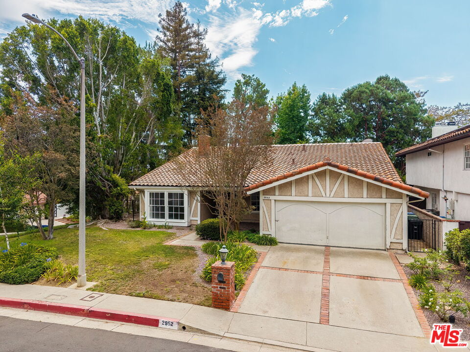 Property photo for 2952 Bottlebrush Dr, Los Angeles, CA