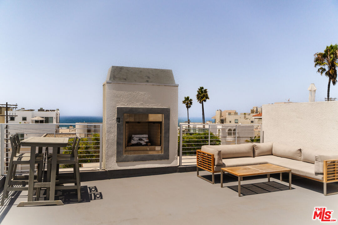 Property photo for 34 Galleon St, Marina Del Rey, CA
