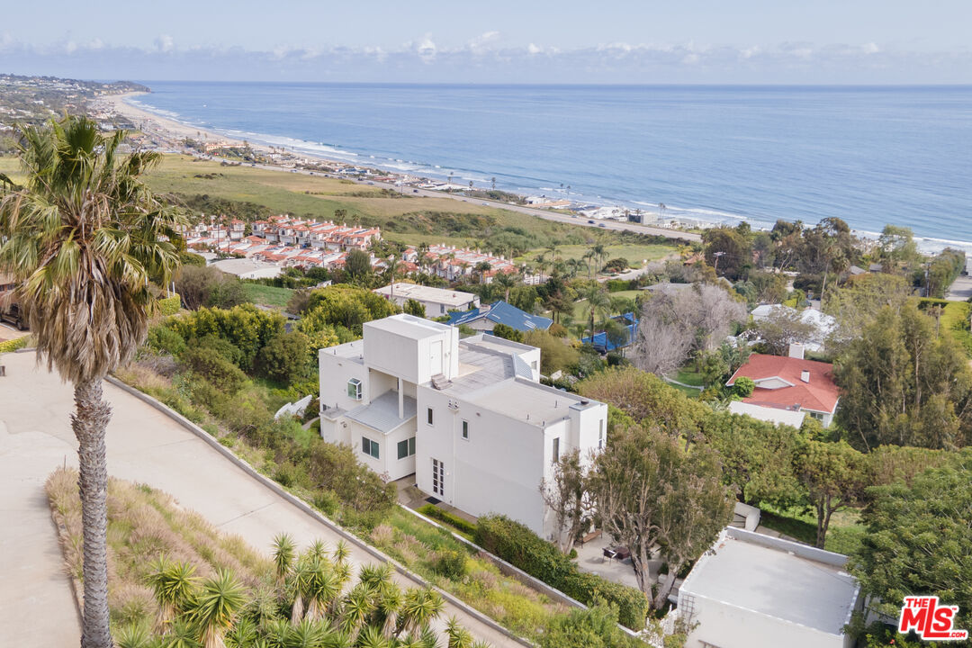 Property photo for 31235 Bailard Rd, Malibu, CA