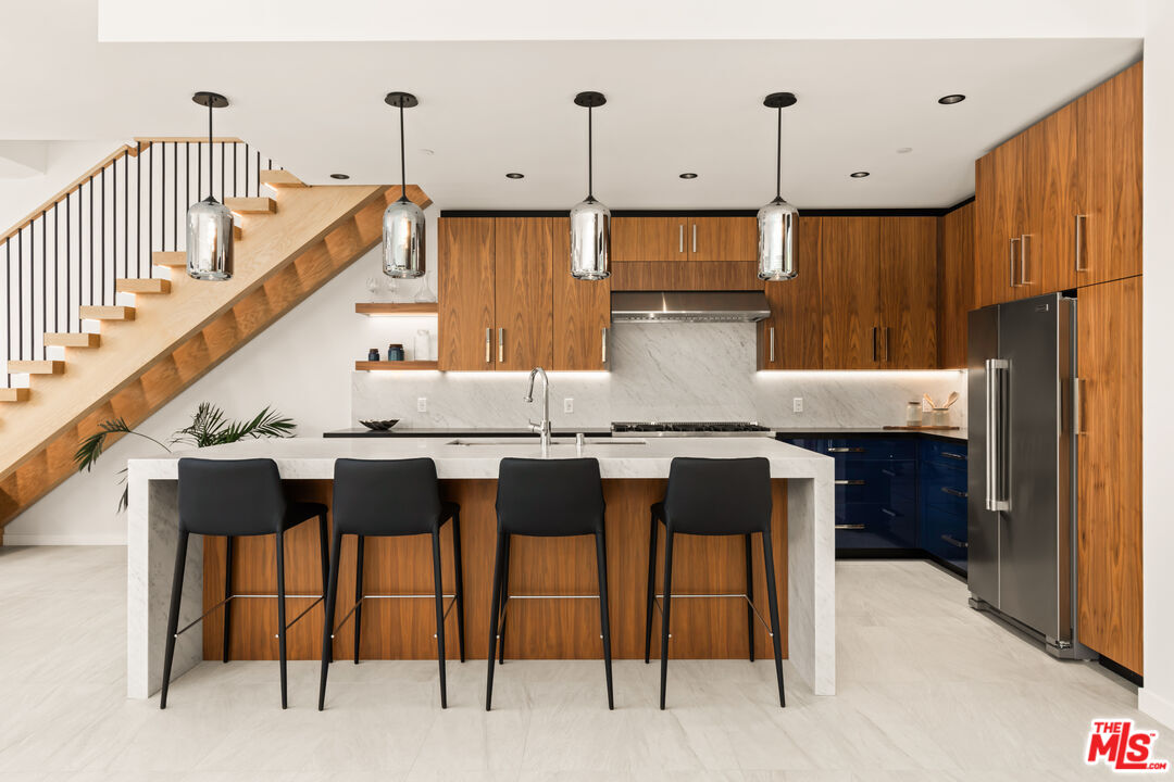 Property photo for 212 Bay St, #103, Santa Monica, CA