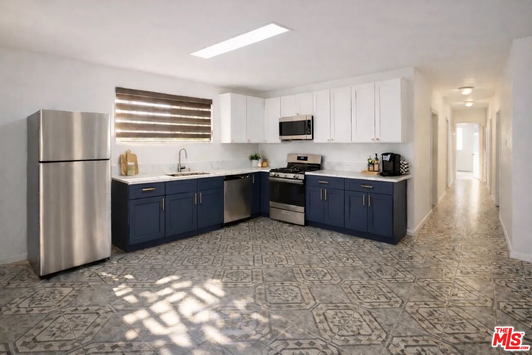 Property photo for 744 S New Hampshire Ave, Los Angeles, CA