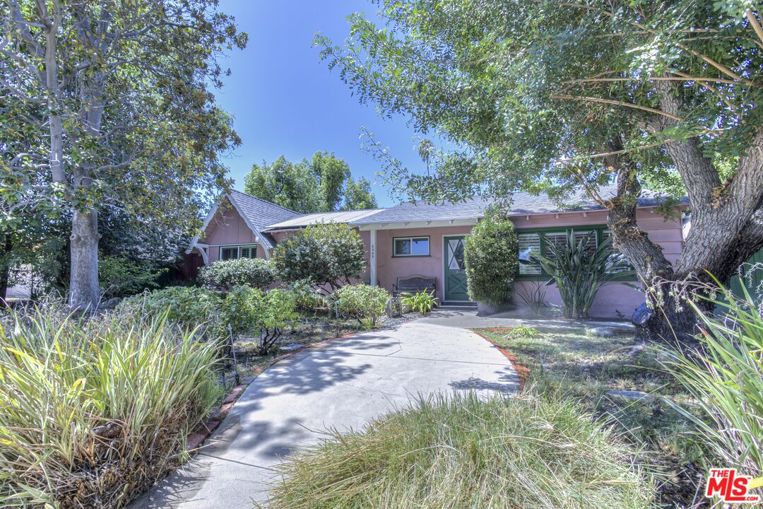 Property photo for 6545 Shoup Ave, Los Angeles, CA