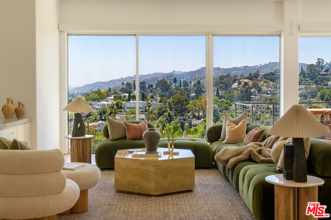 Property photo for 5502 Tuxedo Ter, Los Angeles, CA