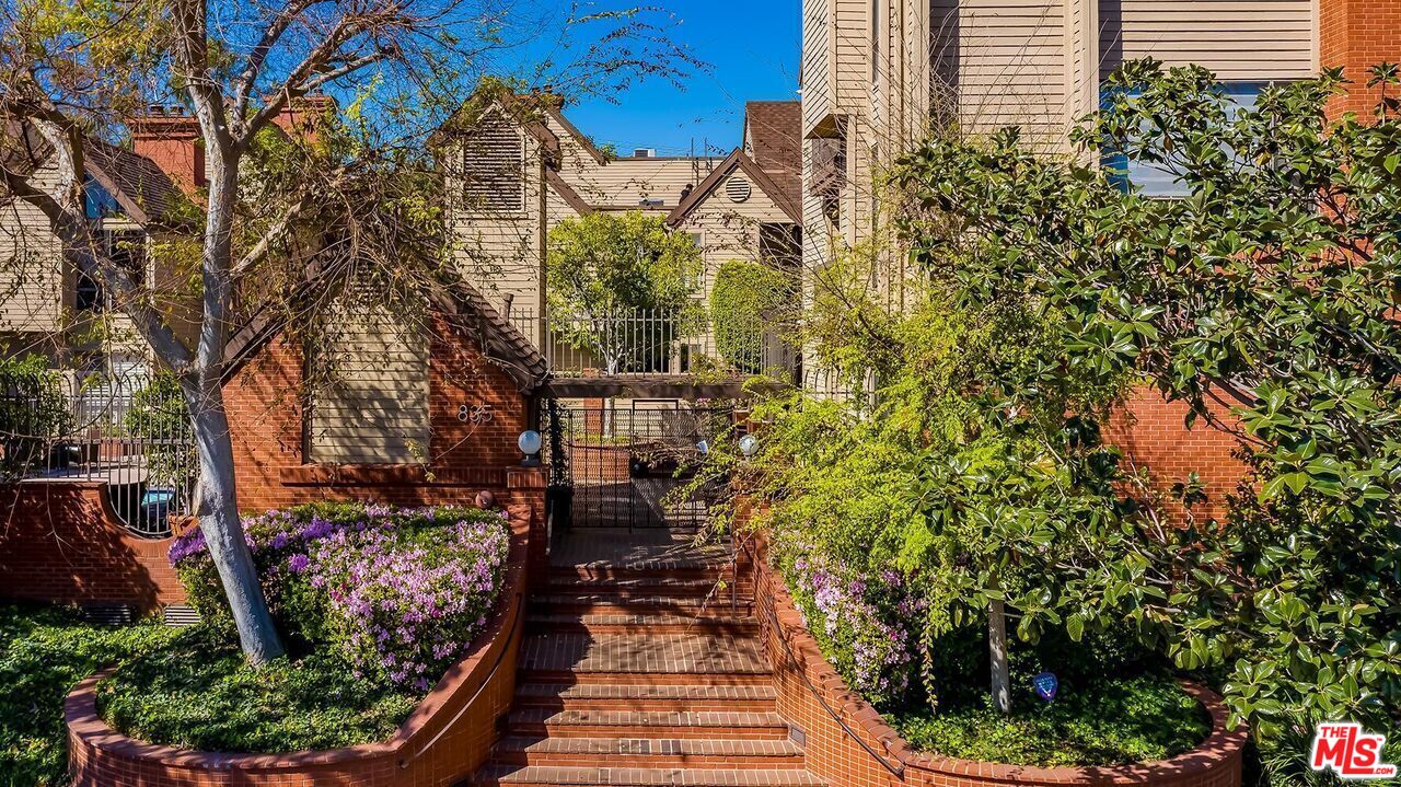 Property photo for 835 S Lucerne Blvd, #205, Los Angeles, CA