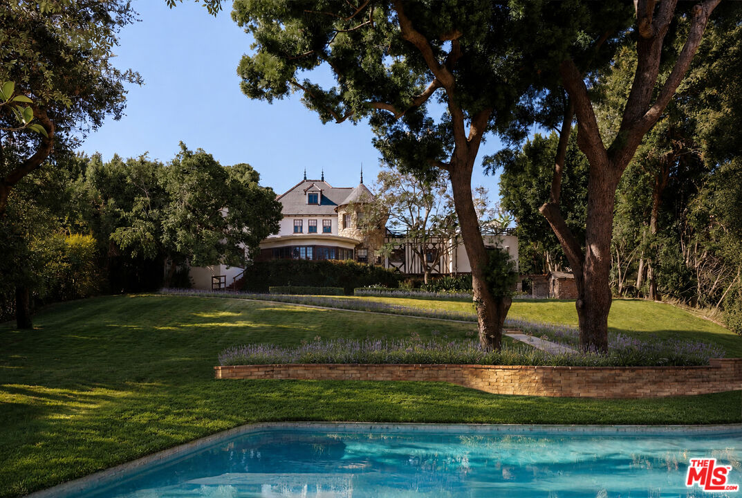 Property photo for 1027 Ridgedale Dr, Beverly Hills, CA