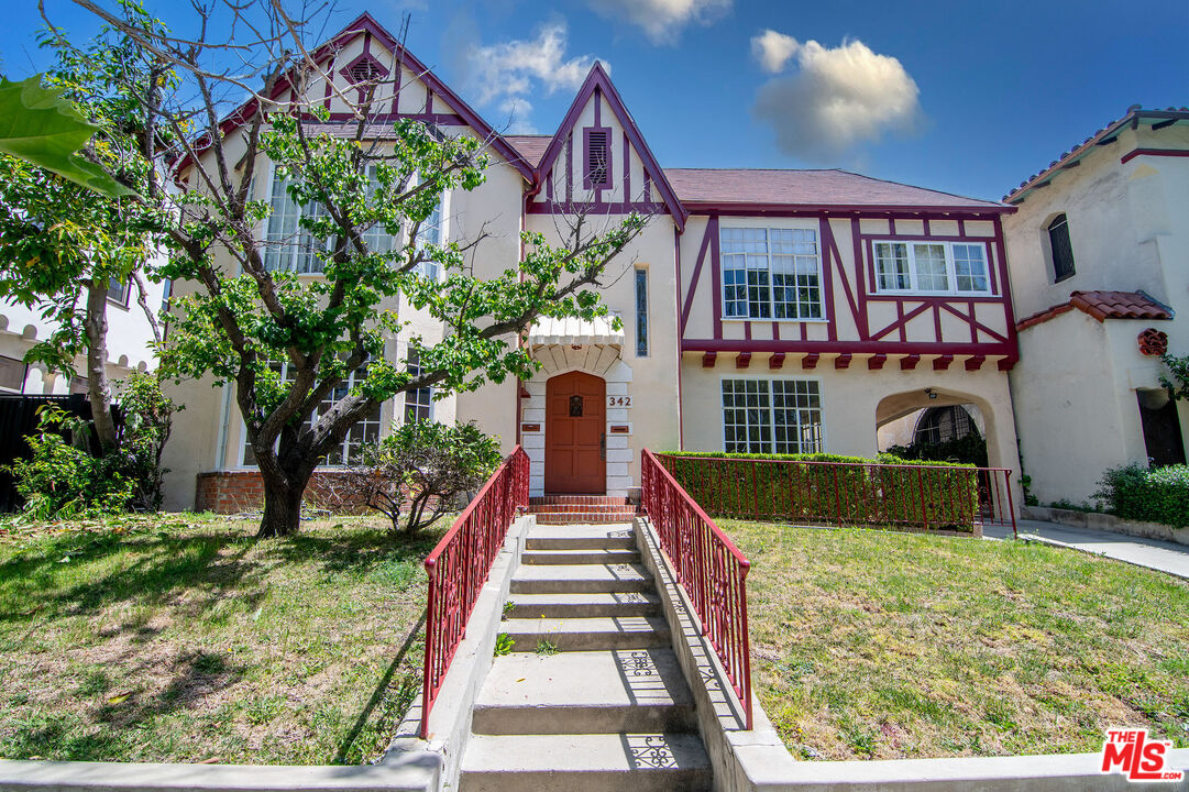 Property photo for 342 N Orange Dr, Los Angeles, CA