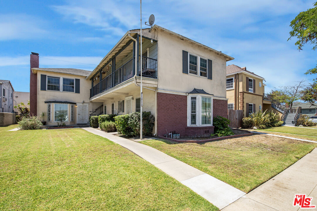 Property photo for 2414 W 85th St, Inglewood, CA