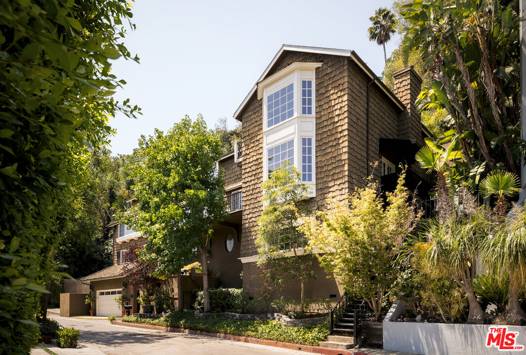 Property photo for 9315 Beverly Crest Dr, Los Angeles, CA