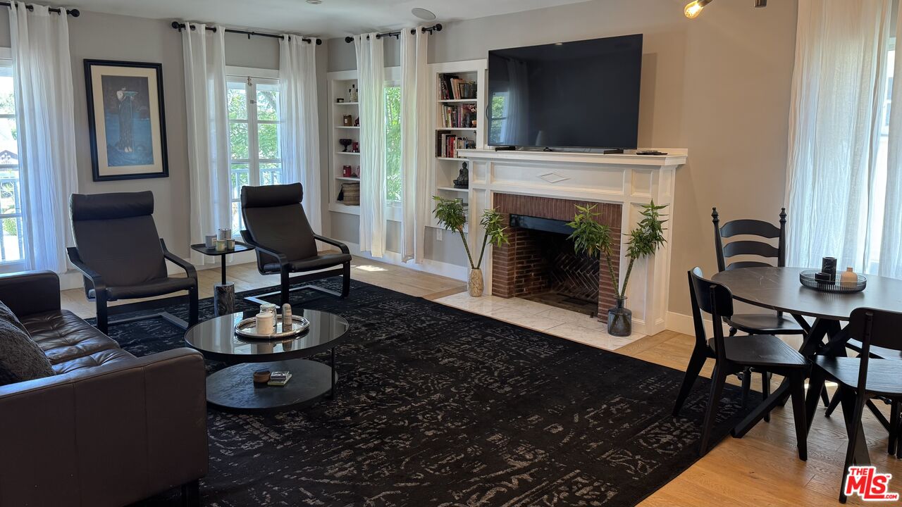 Property photo for 1113 S Doheny Dr, Los Angeles, CA