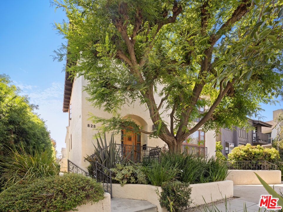 Property photo for 828 16th St, Santa Monica, CA