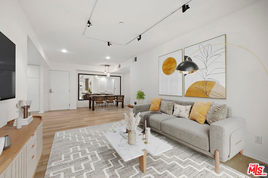Property photo for 1018 4th St, #103, Santa Monica, CA