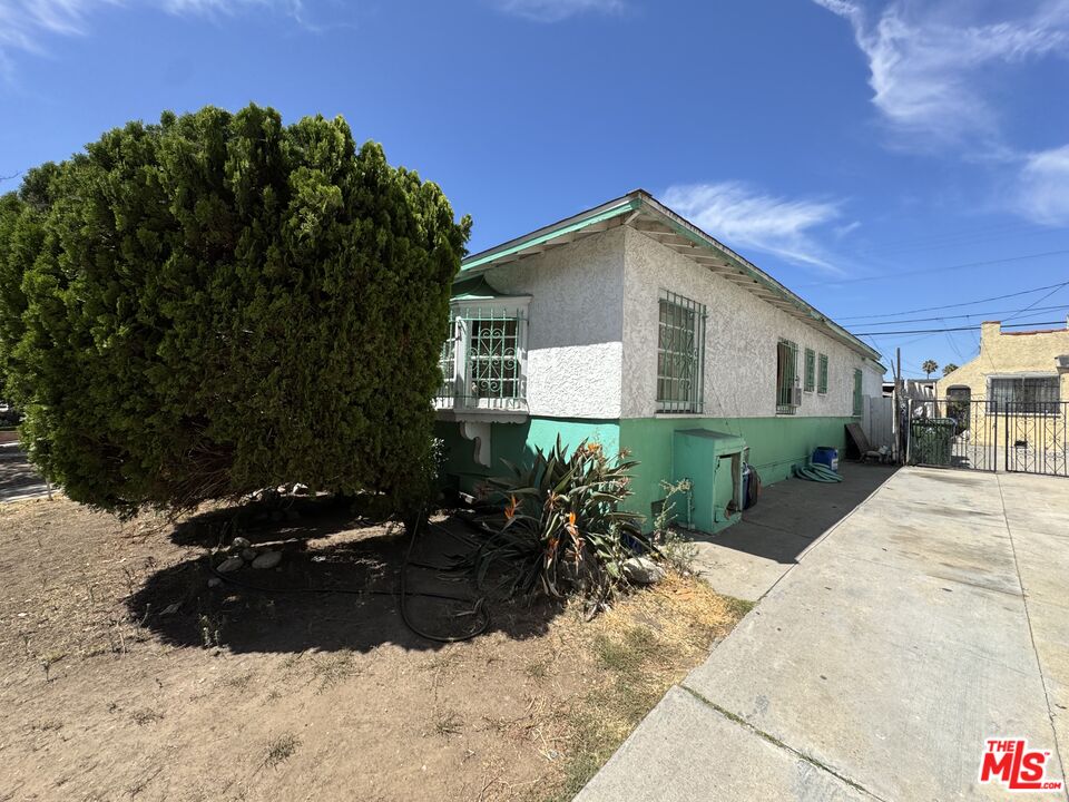 Property photo for 1725 S Highland Ave, Los Angeles, CA