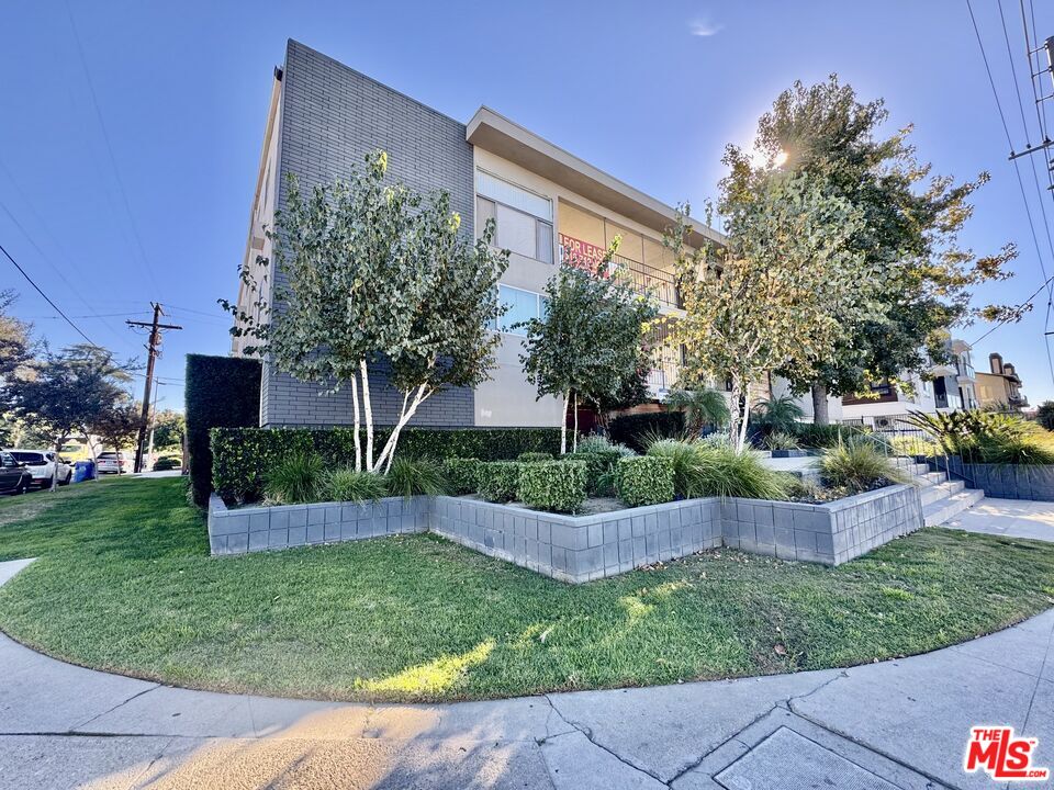 Property photo for 7524 Sepulveda Blvd, #203, Los Angeles, CA
