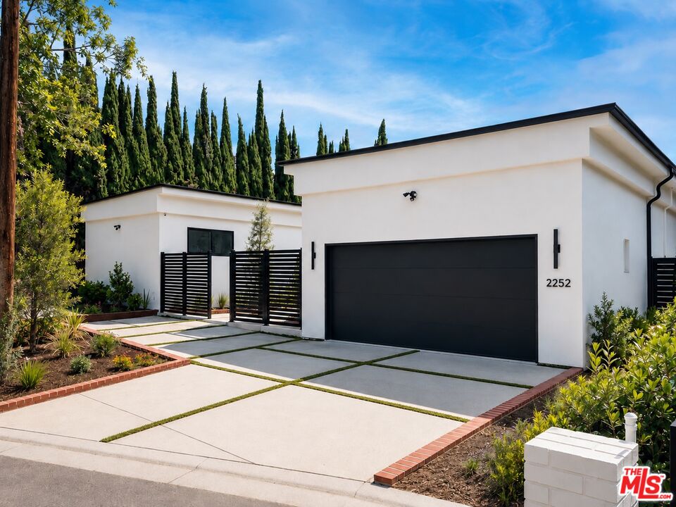 Property photo for 2252 Gloaming Way, Los Angeles, CA
