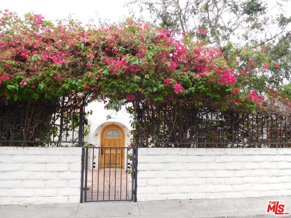 Property photo for 1621 Silverwood Ter, Los Angeles, CA
