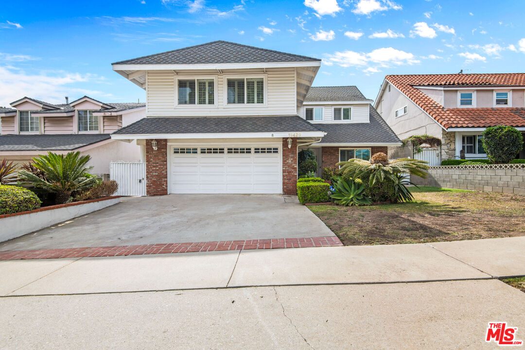 Property photo for 19429 Broadacres Ave, Carson, CA