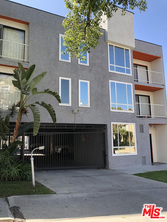 Property photo for 957 S St Andrews Pl, Los Angeles, CA