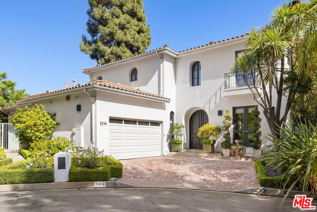 Property photo for 1214 Beverly View Dr, Beverly Hills, CA