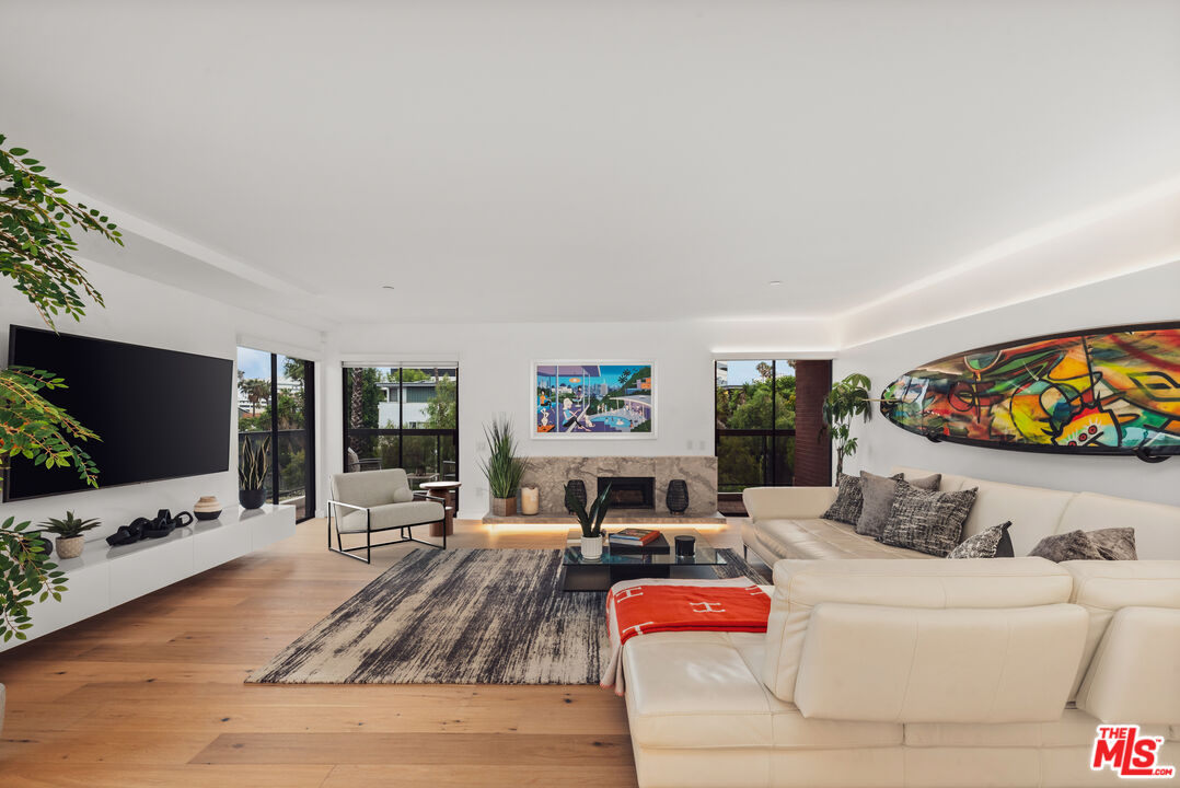 Property photo for 1133 5th St, #204, Santa Monica, CA