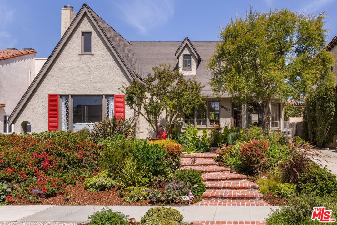 Property photo for 10609 Esther Ave, Los Angeles, CA